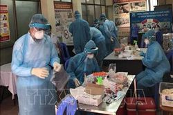 Dịch COVID-19: Đáp ứng đầy đủ nhu yếu phẩm cho người dân phố Trúc Bạch bị cách ly