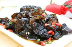 Ăn mộc nhĩ rất bổ nhưng chớ dại mà ăn kiểu này kẻo tự mình 'đón' bệnh, nhiều người vẫn ăn thường xuyên