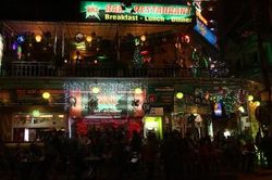 Có 23 người tại Huế tiếp xúc với nữ du khách người Anh nhiễm Covid-19