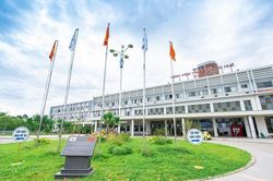 Huế cách ly tại bệnh viện 2 người cùng khoang máy bay với bệnh nhân Covid-19 thứ 17