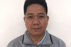Người đốt pháo đỏ đường mừng đám cưới ra đầu thú