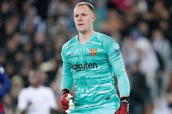 Barcelona: Ter Stegen đòi ra đi, vì tình yêu, không phải vì tiền bạc