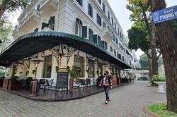 Hà Nội: Rà soát, khử khuẩn khách sạn Metropole chống Covid-19