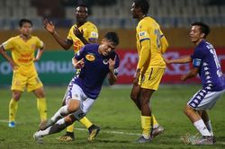 Vòng 1 V-League: 'Song mã' đua sớm, HAGL gặp hên