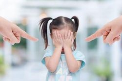 Những lời nói vô tình của cha mẹ gây sát thương cho trẻ khi trưởng thành