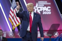 Tổng thống Trump và Phó Tổng thống Pence không tiếp xúc gần với bệnh nhân COVID-19 tại Hội nghị CPAC