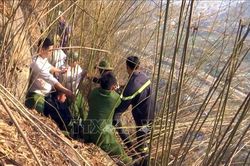 Giải cứu 4 người mắc kẹt ở hang núi Hài