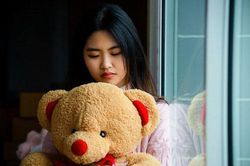 Ngày tôi bỏ người yêu, mẹ anh đến nhà van xin và để lại 300 triệu nhưng tôi càng cương quyết chia tay