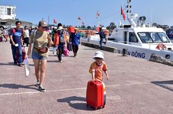 Đảo Lý Sơn ngừng đón khách, Hà Nội rà soát, tổ chức cách ly du khách đi từ vùng dịch