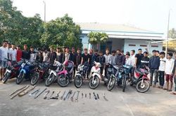 Chặn 32 đối tượng mang theo súng, dao dàn trận hỗn chiễn