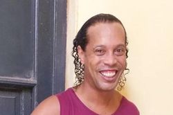 Xuất hiện hình ảnh Ronaldinho tiều tụy trong nhà tù Paraguay
