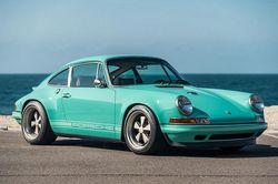 Siêu xe Porsche 911 'Malibu' 1991 phục chế hơn 20 tỷ đồng