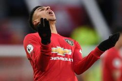 MU thẳng tay 'trảm' ông kễnh Lingard