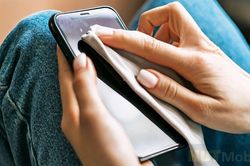 Apple hướng dẫn người dùng vệ sinh iPhone phòng dịch COVID-19