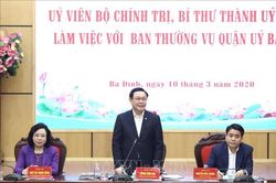 Bí thư Thành ủy Hà Nội Vương Đình Huệ làm việc với Ban Thường vụ Quận ủy Ba Đình công tác phòng, chống dịch COVID -19