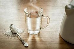 Uống nước muối vào khung giờ vàng giúp đào thải cặn bã, tăng cường sức khỏe