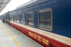 Tiếp tục dừng chạy đôi tàu SP1 – SP2 và cách ly 1 nhân viên kiểm soát Ga Lào Cai