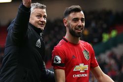 'Bruno Fernandes có thể trở thành huyền thoại MU giống Scholes, Cantona'