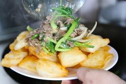 Làm phở chiên phồng chuẩn vị tại nhà