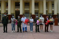 Dịch COVID-19: Hàng ngàn người hết thời gian cách ly