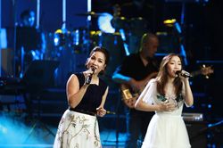 Showbiz thời Covid-19: Run run cầm mic, không nhận show