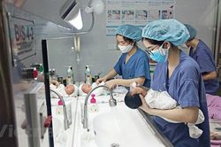 Nhịp sống bình yên nơi bệnh viện bị cách ly vì dịch COVID-19