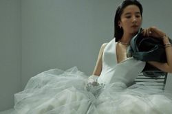 Lưu Diệc Phi lên bìa VOGUE tháng 4, cư dân mạng: 'Dù không quá đẹp, nhưng đó vẫn là VOGUE'