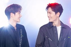Trước gian nan, Tiêu Chiến cầu xin dân mạng đừng liên lụy đến Vương Nhất Bác: 'Nhắm mình tôi là được rồi, cậu ấy vẫn còn nhỏ'?