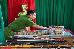 Công an TP.Biên Hòa chặn nhiều vụ hỗn chiến, thu giữ 'kho' hung khí