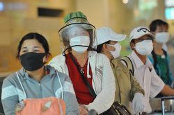 Bác quan điểm 'virus lan truyền tự nhiên để tạo miễn dịch cộng đồng'