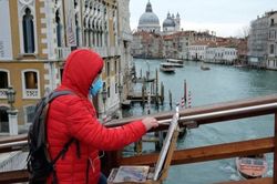 Thánh địa tình yêu Venice vắng vẻ mùa dịch Covid-19
