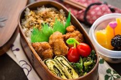 Cơm hộp bento dinh dưỡng, dễ làm cho dân văn phòng mùa dịch