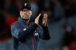 Liverpool 2-3 Atletico: HLV Klopp chỉ trích chiến thuật của Atletico, bênh vực Adrian