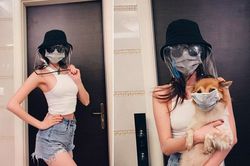 Hoa hậu Khánh Vân đeo mặt nạ cực 'độc' chống Covid, cho cún cưng đeo khẩu trang