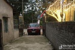 Nghệ An: Khởi tố 2 bố con sau vụ bác sỹ bị đánh vì phản ứng việc quán trà chanh đỗ xe chắn lối đi