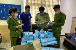 Thu giữ hàng loạt thiết bị y tế không rõ nguồn gốc xuất xứ tại Hà Nam và Hà Nội