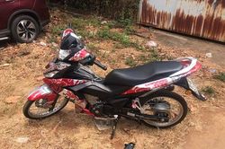 Xử phạt 2 'quái xế' bốc đầu xe máy