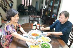 Nhịp sống thường nhật ở phố Trúc Bạch sau hơn 4 ngày cách ly