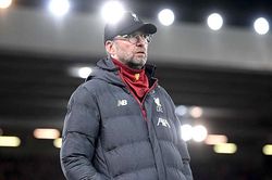 Liverpool bị loại ở C1: Trong cơn mưa Anfield