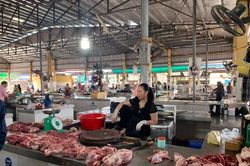 Nguồn cung hàng hóa thiết yếu đáp ứng đủ nhu cầu của người dân