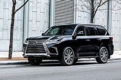 Chi tiết 'chuyên cơ mặt đất' Lexus LX570 tiền tỷ ở Việt Nam