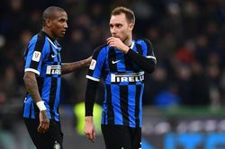 Yêu cầu Inter Milan và AS Roma 'hy sinh' để chống dịch Covid-19