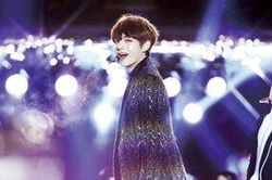 Vừa phát hành OST Iteawon Class, V đã 'vượt mặt' BTS lập nhiều thành tích trên các BXH