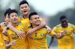Phan Văn Đức ghi bàn, Sông Lam Nghệ An đánh bại Bình Dương