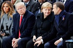 Donald Trump hành động khẩn cấp, nước Mỹ trong 1 đêm lịch sử