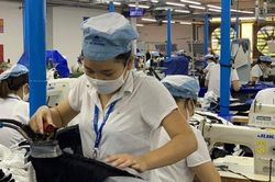 Từ ngày 15/4, làm trọn vẹn thời gian 'ngày đèn đỏ', lao động nữ sẽ được nhận thêm tiền