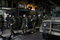 Hàng nghìn cảnh sát, binh sĩ Philippines phong tỏa thủ đô vì Covid-19