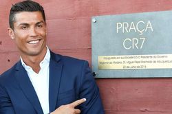 Ronaldo biến khách sạn thành bệnh viện dã chiến chống Covid-19?