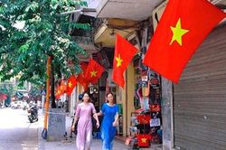 Gia Lai: Treo cờ Tổ quốc chào mừng kỷ niệm 45 năm Ngày giải phóng tỉnh
