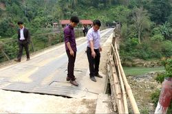 Nhiều cầu hỏng mỏi mòn chờ sửa chữa